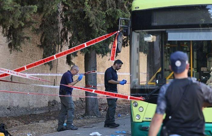 7 جرحى إثر إطلاق نار على حافلة في القدس