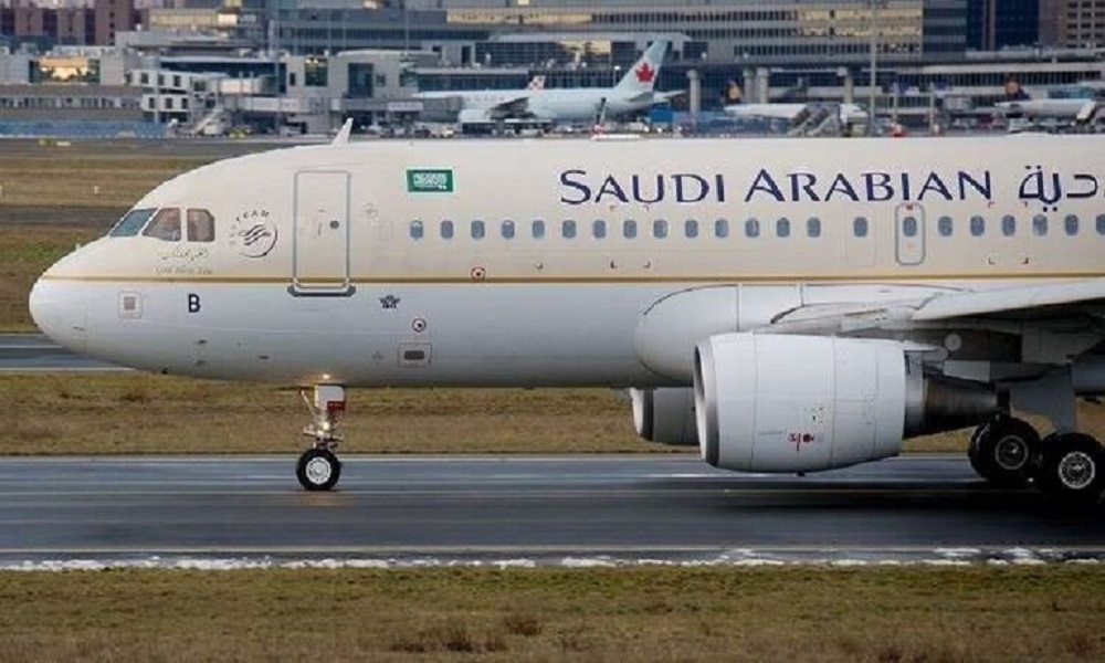 السعودية.. مطار يصدر بيانا بشأن حادث طائرة على مدرجه