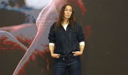 آلانا حديد تفتح النار على زوجة بروكلين بيكهام: "تلهث خلف الشهرة" آلانا-حديد-تفتح-النار-على-زوجة-بروكلين-بيكهام:-"تلهث-خلف-الشهرة"